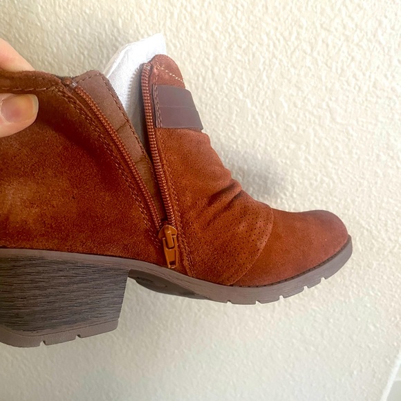 Sz 10 M Earth Origins Odele Suede Booties in Tobacco, new in box - Picture 8 of 11